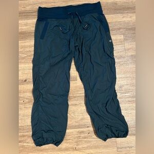 Lululemon Women’s Dark Green Dance Studio Unlined 30" Inseam Sz 8